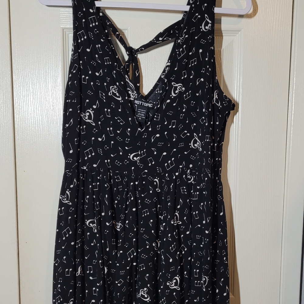 HOT TOPIC 🖤 Black Sleeveless V-neck Flowy Dress w/Music notes - Size XL